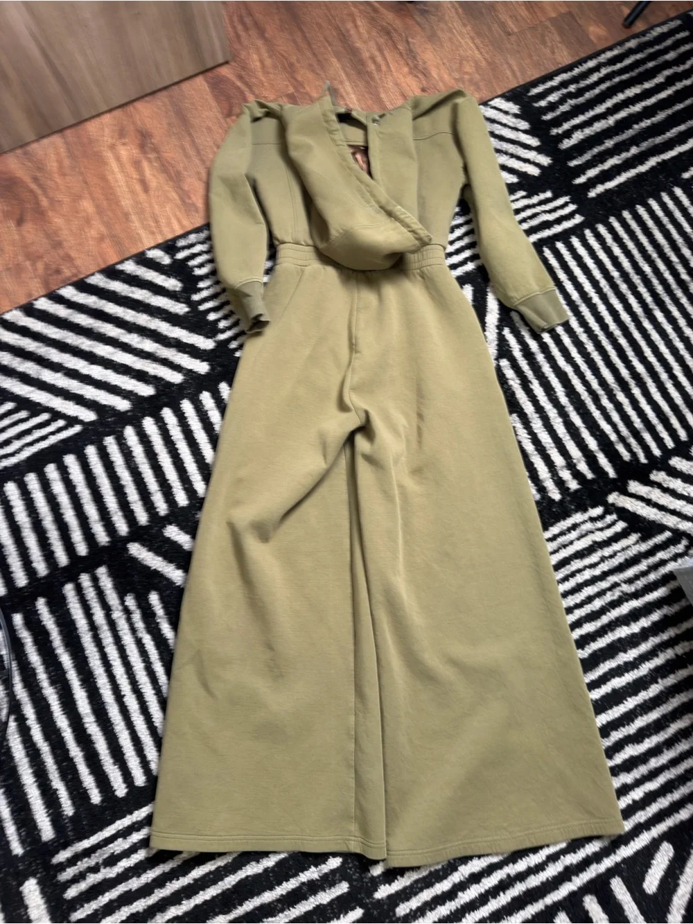 Olive Zip-Front Wide-Leg Jumpsuit - Picture 4 of 4